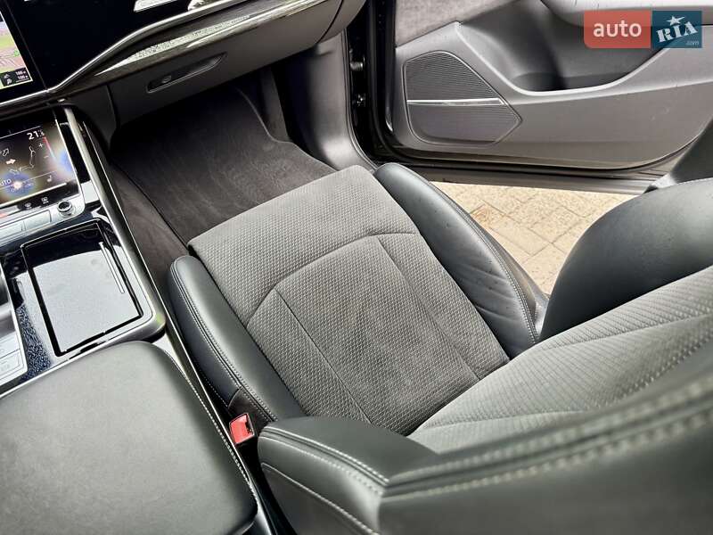 Позашляховик / Кросовер Audi Q7 2021 в Дніпрі