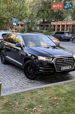 Позашляховик / Кросовер Audi Q7 2016 в 