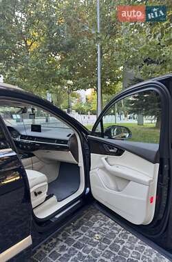 Позашляховик / Кросовер Audi Q7 2016 в 