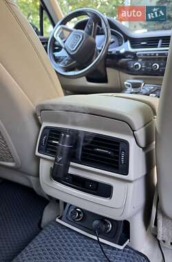 Позашляховик / Кросовер Audi Q7 2016 в 