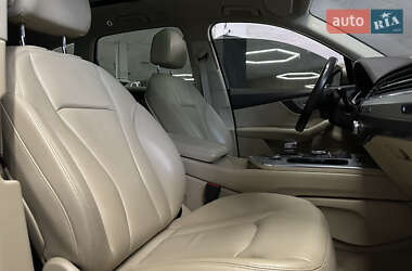 Позашляховик / Кросовер Audi Q7 2018 в 