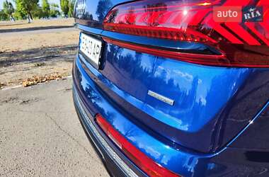 Позашляховик / Кросовер Audi Q7 2023 в 