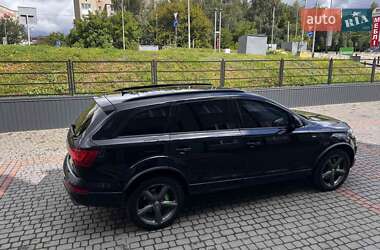 Позашляховик / Кросовер Audi Q7 2012 в 
