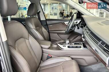 Внедорожник / Кроссовер Audi Q7 2019 в 