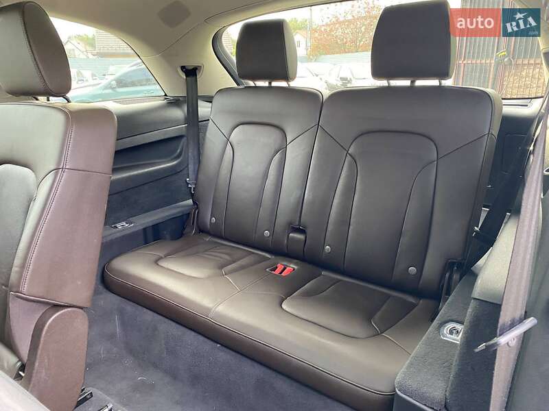 Позашляховик / Кросовер Audi Q7 2015 в Києві