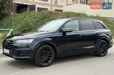 Позашляховик / Кросовер Audi Q7 2016 в 