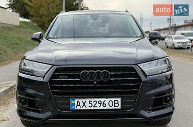 Позашляховик / Кросовер Audi Q7 2016 в 