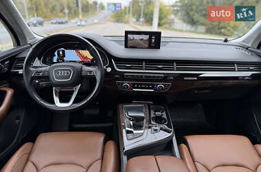 Позашляховик / Кросовер Audi Q7 2016 в 