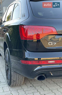 Внедорожник / Кроссовер Audi Q7 2014 в 