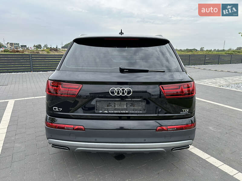 Внедорожник / Кроссовер Audi Q7 2015 в Мукачево