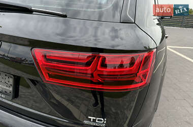 Внедорожник / Кроссовер Audi Q7 2015 в 