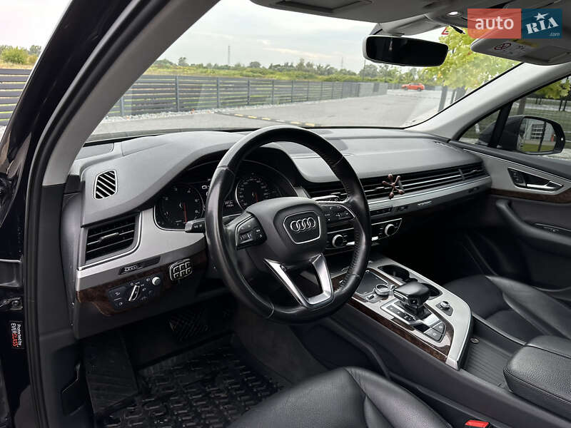 Внедорожник / Кроссовер Audi Q7 2015 в Мукачево