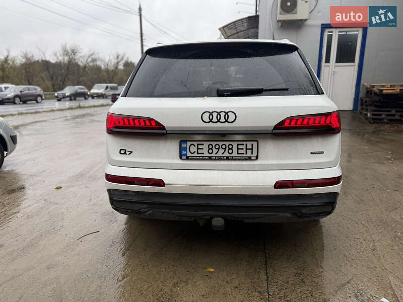 Позашляховик / Кросовер Audi Q7 2021 в Чернівцях