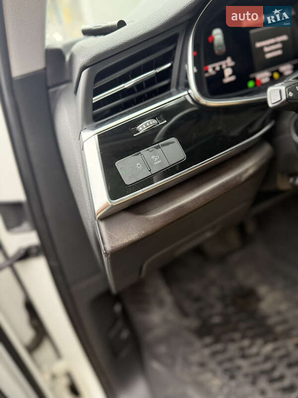 Позашляховик / Кросовер Audi Q7 2021 в Чернівцях