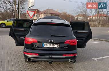 Позашляховик / Кросовер Audi Q7 2014 в 