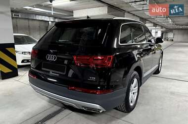 Позашляховик / Кросовер Audi Q7 2016 в 