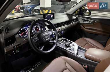 Позашляховик / Кросовер Audi Q7 2016 в 