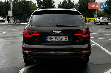 Внедорожник / Кроссовер Audi Q7 2015 в 