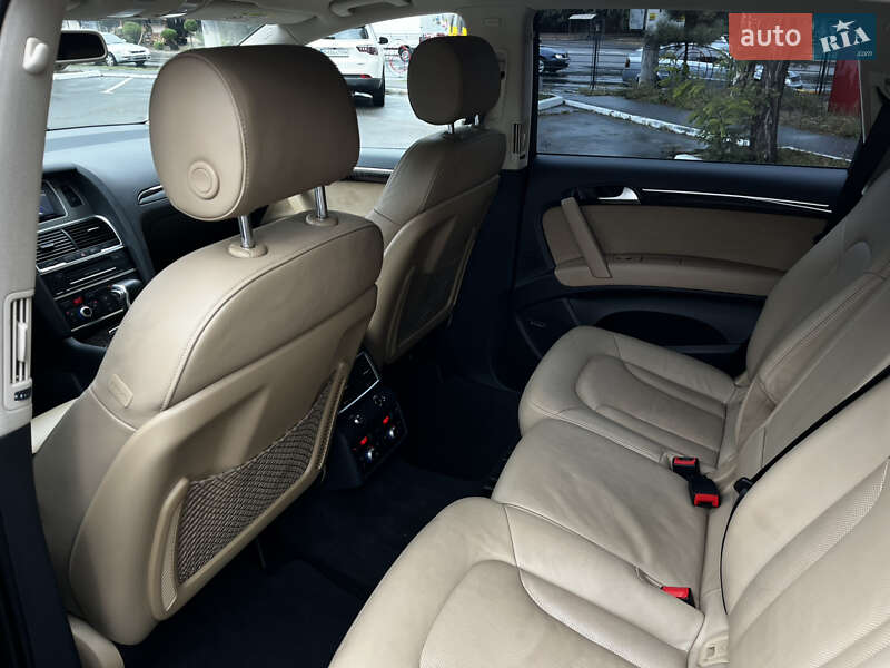 Позашляховик / Кросовер Audi Q7 2015 в Одесі