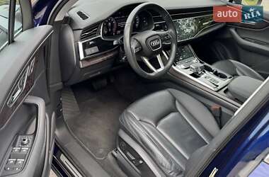 Позашляховик / Кросовер Audi Q7 2020 в 