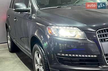 Внедорожник / Кроссовер Audi Q7 2015 в 