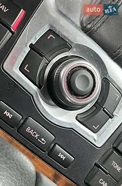Внедорожник / Кроссовер Audi Q7 2015 в 