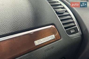 Внедорожник / Кроссовер Audi Q7 2015 в 