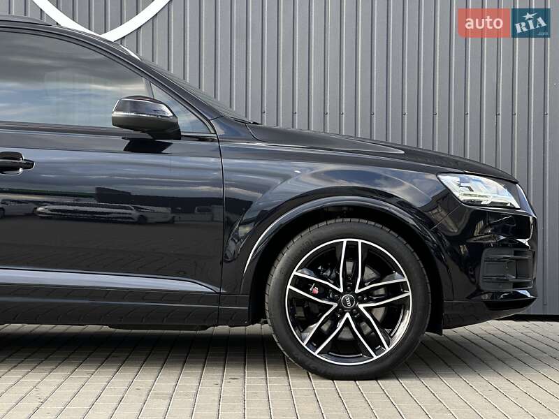 Позашляховик / Кросовер Audi Q7 2017 в Мукачевому