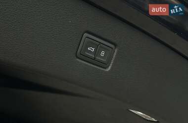 Позашляховик / Кросовер Audi Q7 2017 в 