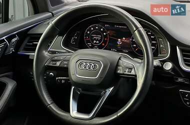 Позашляховик / Кросовер Audi Q7 2017 в 