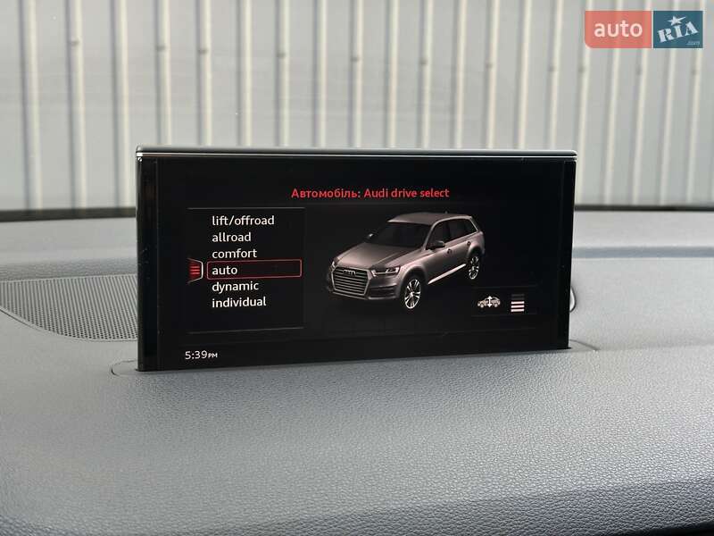 Позашляховик / Кросовер Audi Q7 2017 в Мукачевому