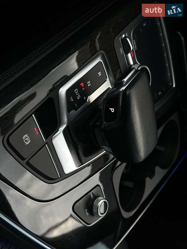Позашляховик / Кросовер Audi Q7 2017 в Мукачевому