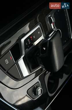 Позашляховик / Кросовер Audi Q7 2017 в 