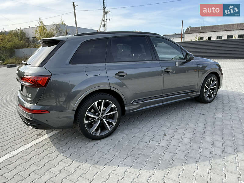 Позашляховик / Кросовер Audi Q7 2021 в Ковелі