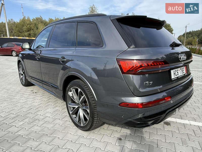 Позашляховик / Кросовер Audi Q7 2021 в Ковелі
