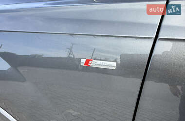Позашляховик / Кросовер Audi Q7 2021 в 