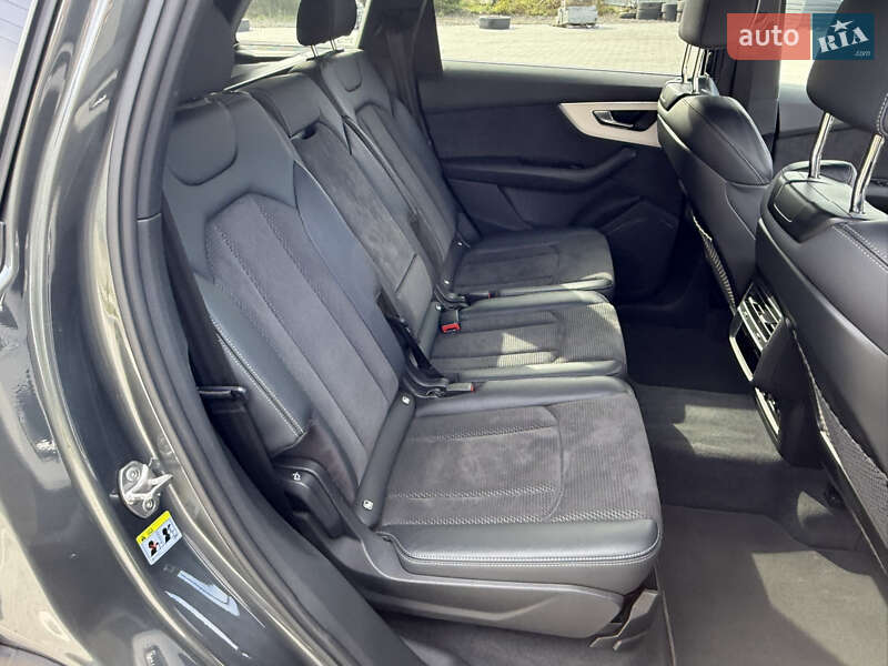Позашляховик / Кросовер Audi Q7 2021 в Ковелі