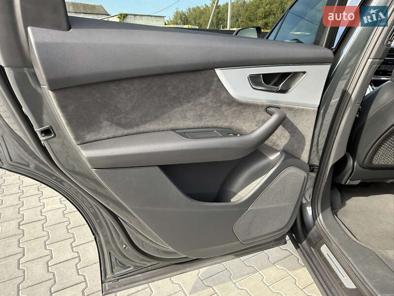 Позашляховик / Кросовер Audi Q7 2021 в Ковелі