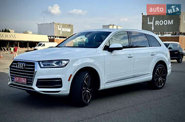 Внедорожник / Кроссовер Audi Q7 2017 в 