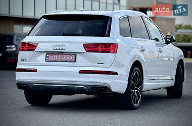 Внедорожник / Кроссовер Audi Q7 2017 в 