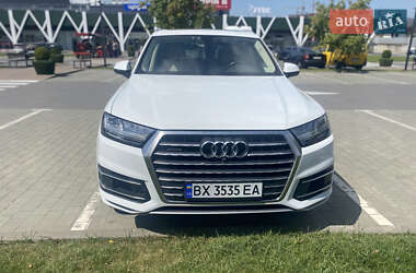 Позашляховик / Кросовер Audi Q7 2017 в 