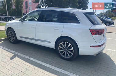 Позашляховик / Кросовер Audi Q7 2017 в 