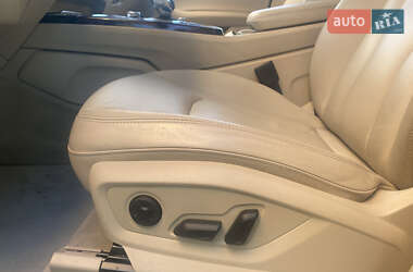 Позашляховик / Кросовер Audi Q7 2017 в 