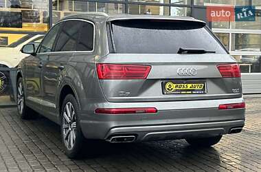 Внедорожник / Кроссовер Audi Q7 2016 в 