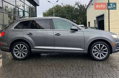 Внедорожник / Кроссовер Audi Q7 2016 в 