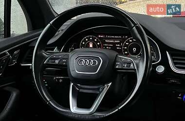 Внедорожник / Кроссовер Audi Q7 2016 в 