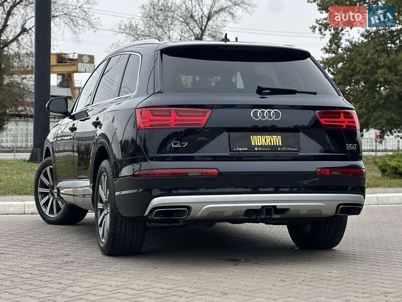 Позашляховик / Кросовер Audi Q7 2016 в Києві