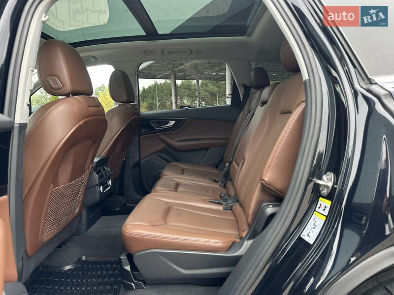 Позашляховик / Кросовер Audi Q7 2016 в Києві