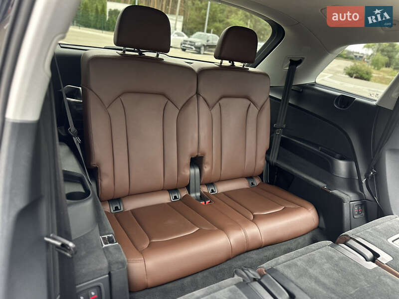Позашляховик / Кросовер Audi Q7 2016 в Києві