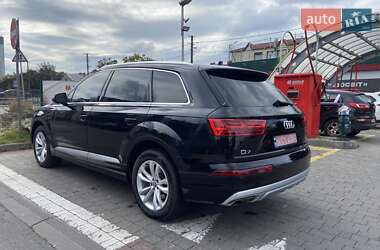 Позашляховик / Кросовер Audi Q7 2019 в 